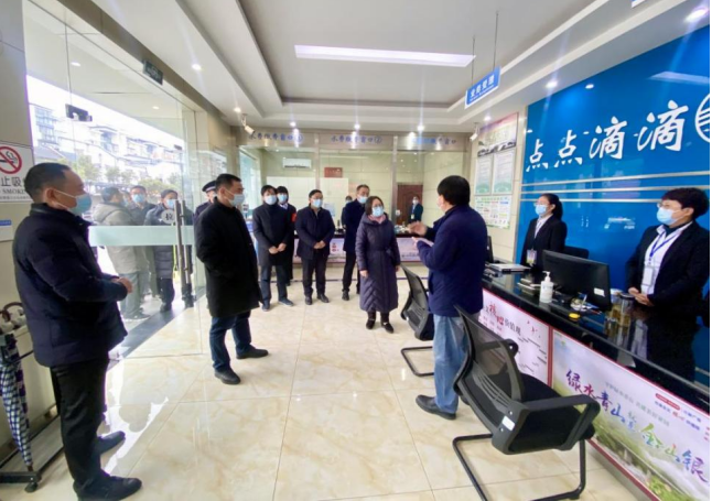 區領導慰問自來水公司一線職工